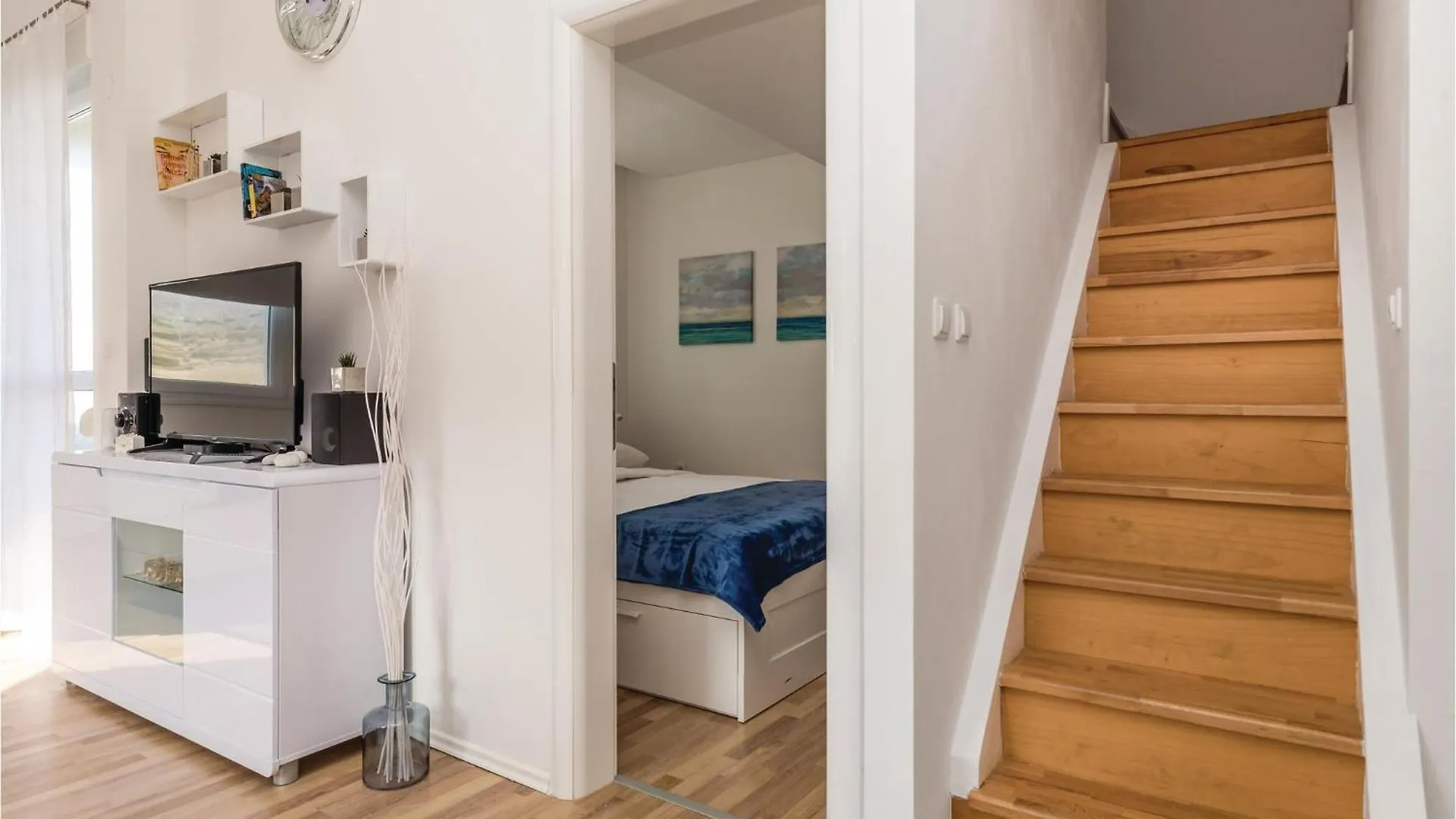 Nice Apartment In Pag With Kitchen Pag Town